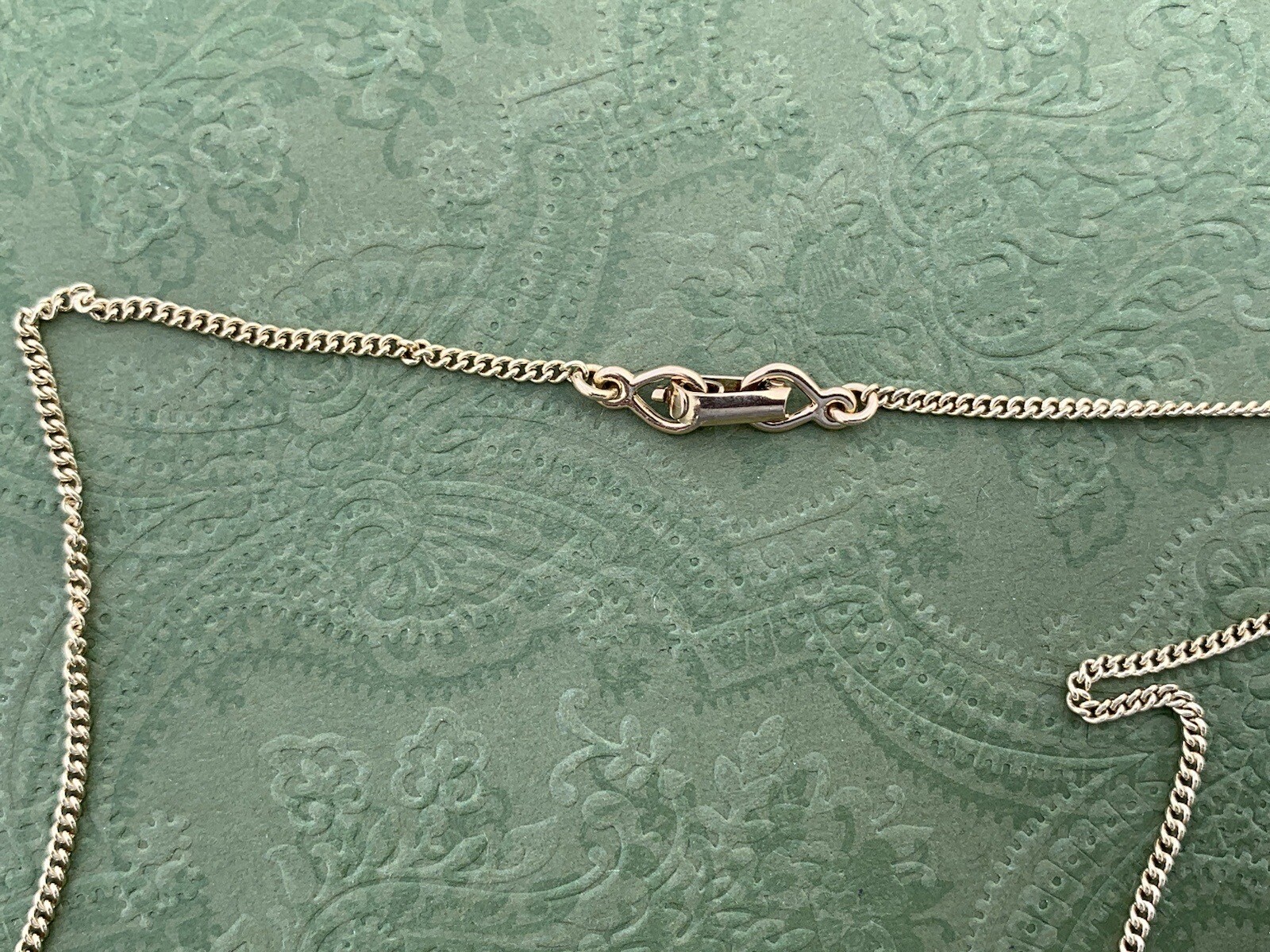 18K Yellow Gold Tane Link Oval Pendant Chain Necklace (17″) – 7.7 Grams