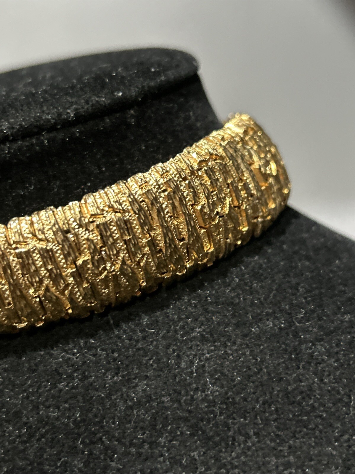 Midcentury Signed “Boucher” 1562 DC Pat Pend Gorgeous Gold Tone Choker Necklace
