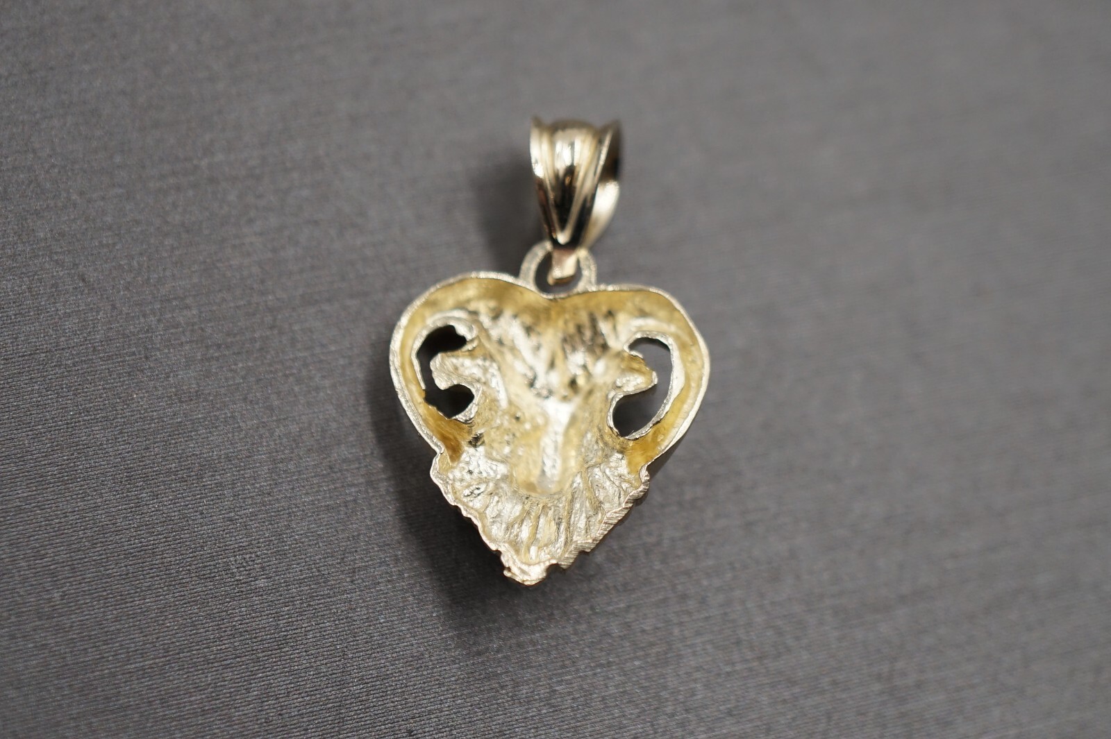 10K Solid Yellow Gold 0.8″ Small Ram Aries Zodiac Charm Pendant.