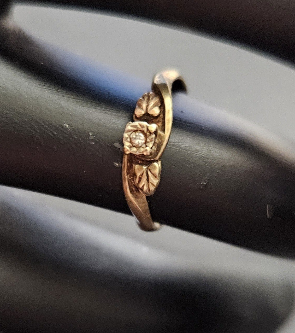 10k COLEMAN COMPANY Vintage Black Hills Gold Diamond Accent Ring