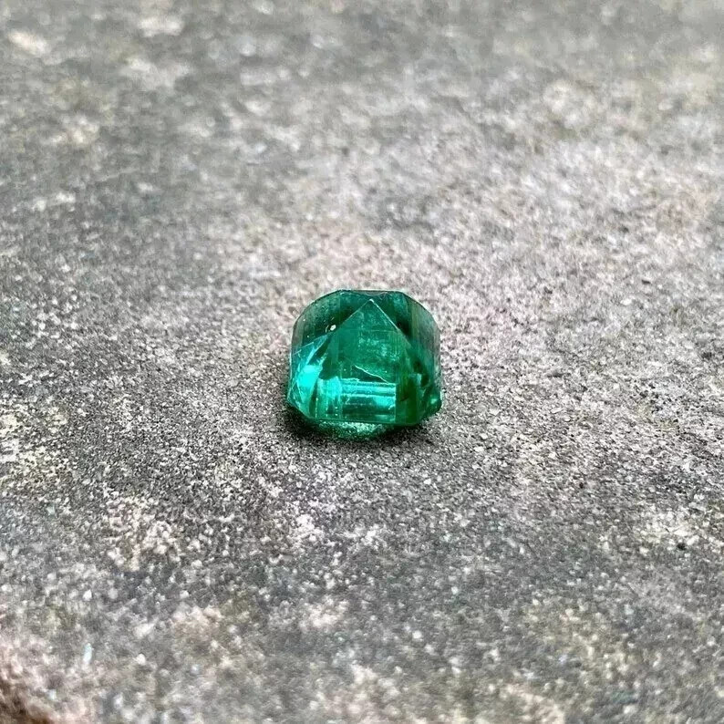 Emerald Asscher Cut Natural Green Colombian 9 Ct EGL Certified Loose Gemstone