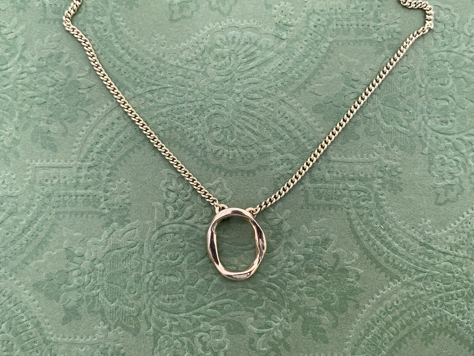 18K Yellow Gold Tane Link Oval Pendant Chain Necklace (17″) – 7.7 Grams