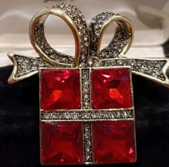 Vintage Style Large Red Crystal Birthday Present Christmas Gift Brooch Pin