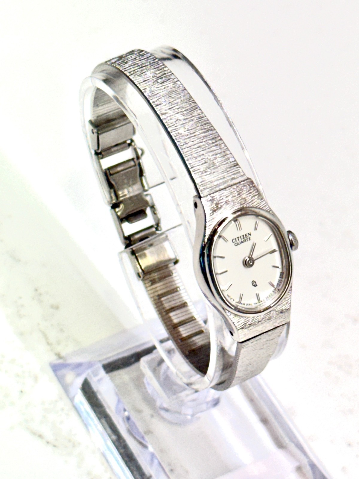 Citizen 3220 17mm Dress/Formal Textured Silver Tone Bracelet -New Battery-