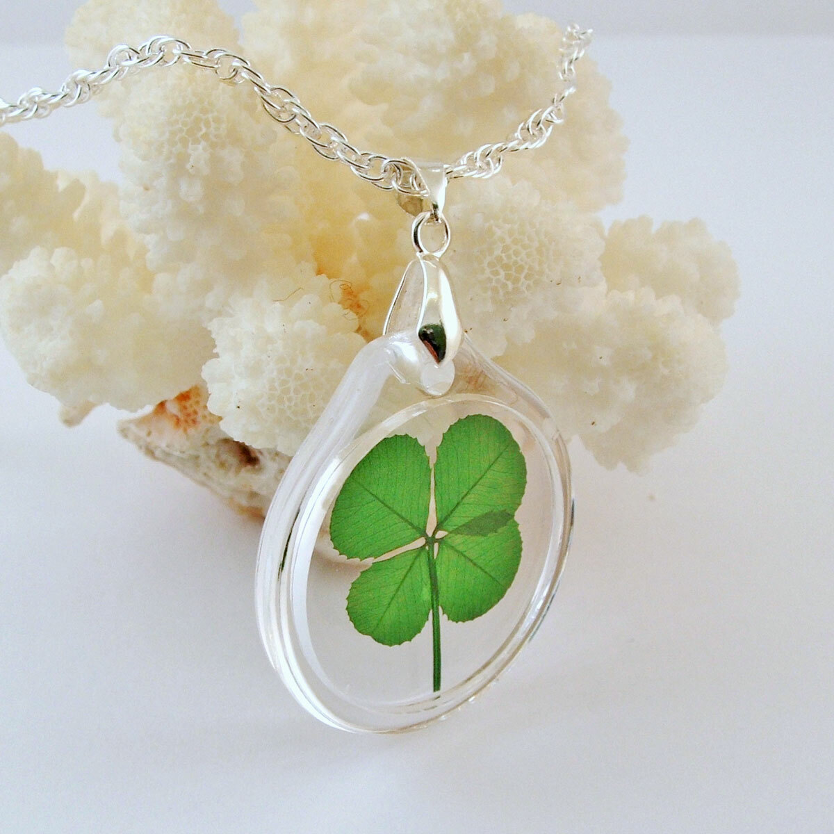 Good Luck Charm Acrylic Necklace with a Real Four Leaf Clover AN-4J