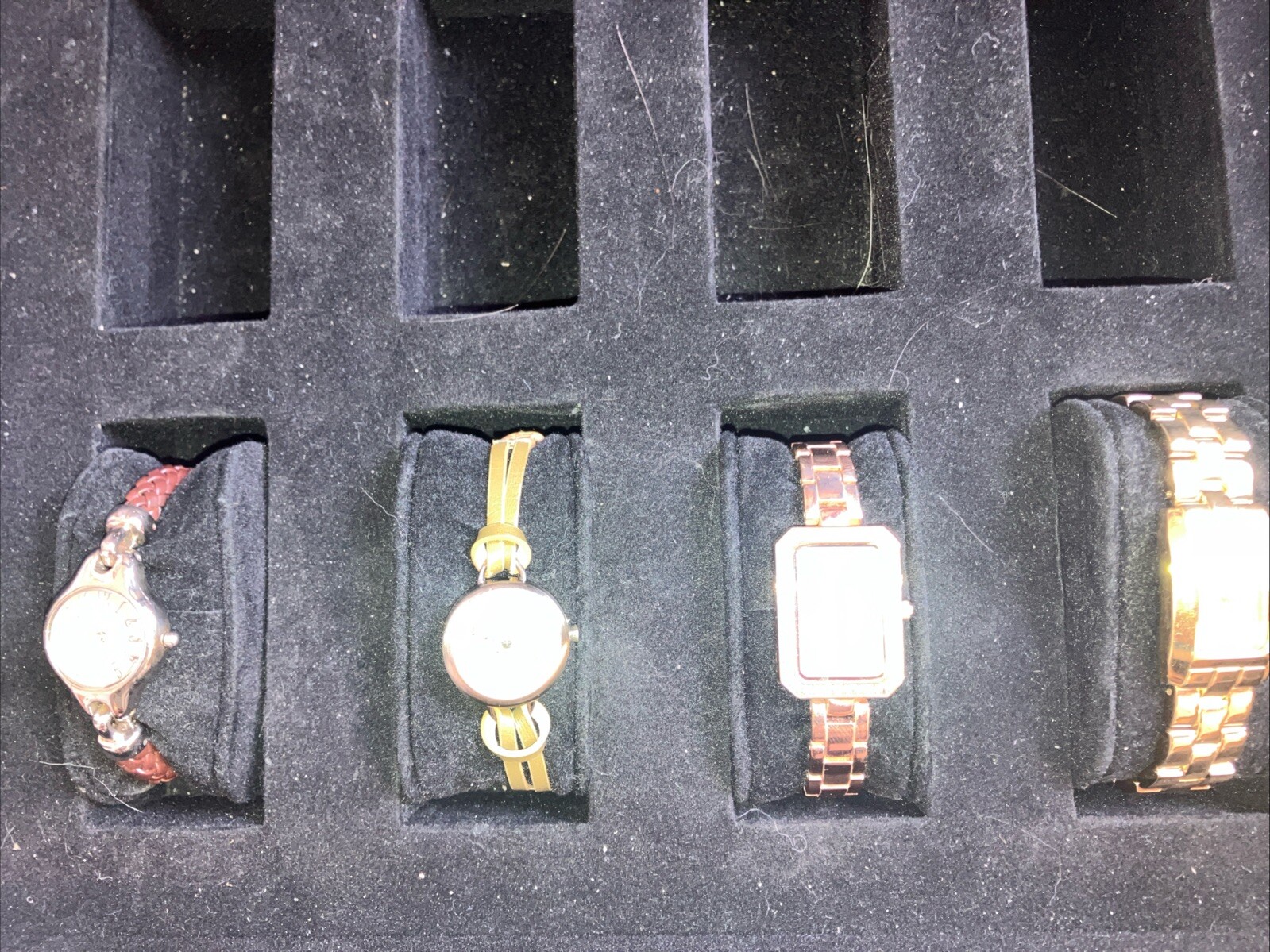 4 Lady, wrist watches preowned each will need a battery. Buyer is buying 4 Watch