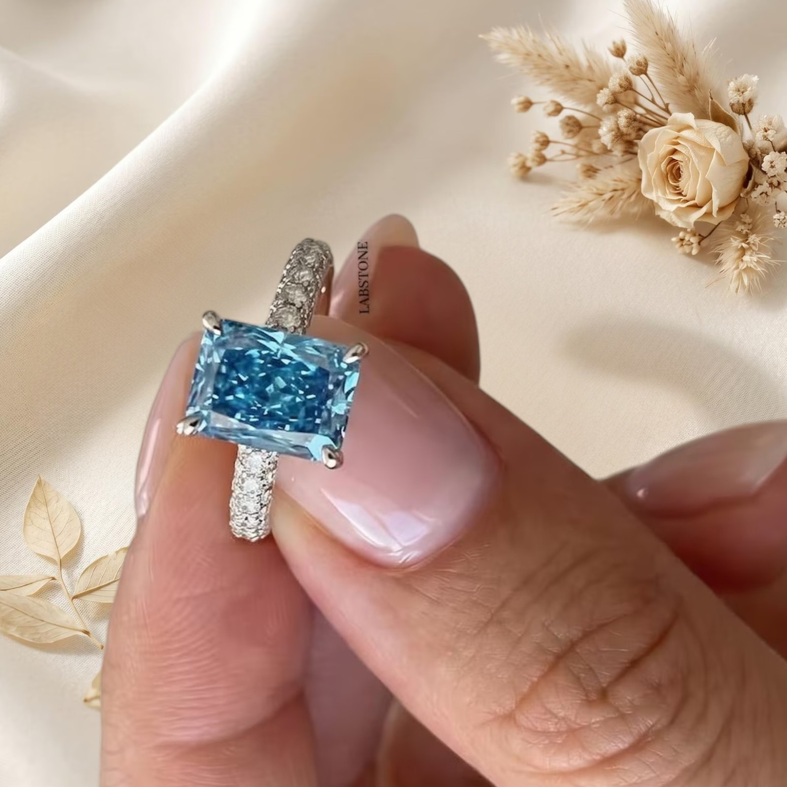 950 Platinum IGI Lab Grown Diamond Ring Fancy Intense Blue 3.50 Ct Radiant Cut