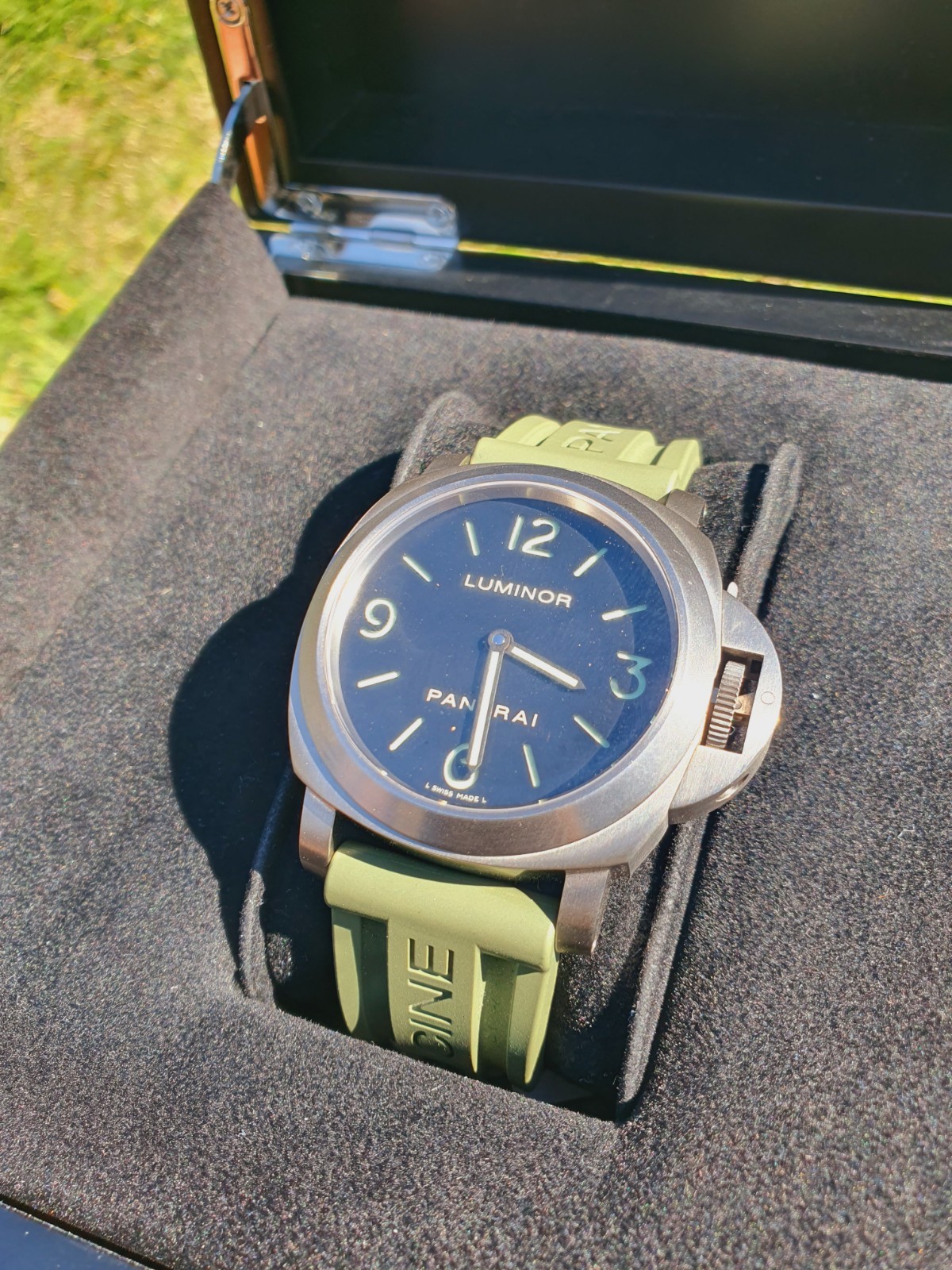 Make An Offer – Panerai Luminor Titanium PAM176 – Green Strap