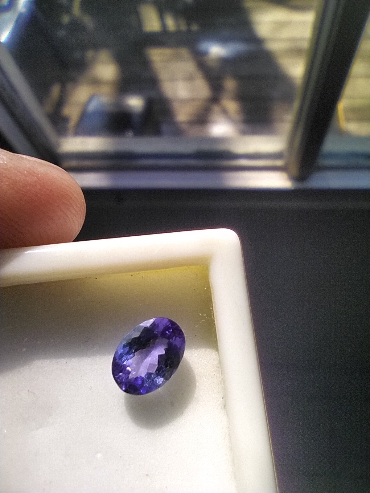 .70 Ct Min 7.5×5.5mm Tanzanite