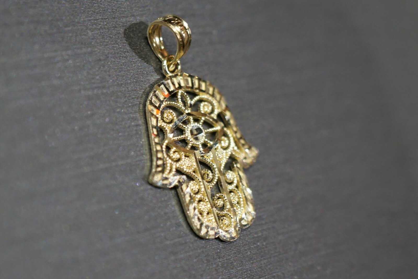 10K Solid Yellow Gold 0.9″ Diamond Cut Fatima Hamsa Hand Charm Pendant.