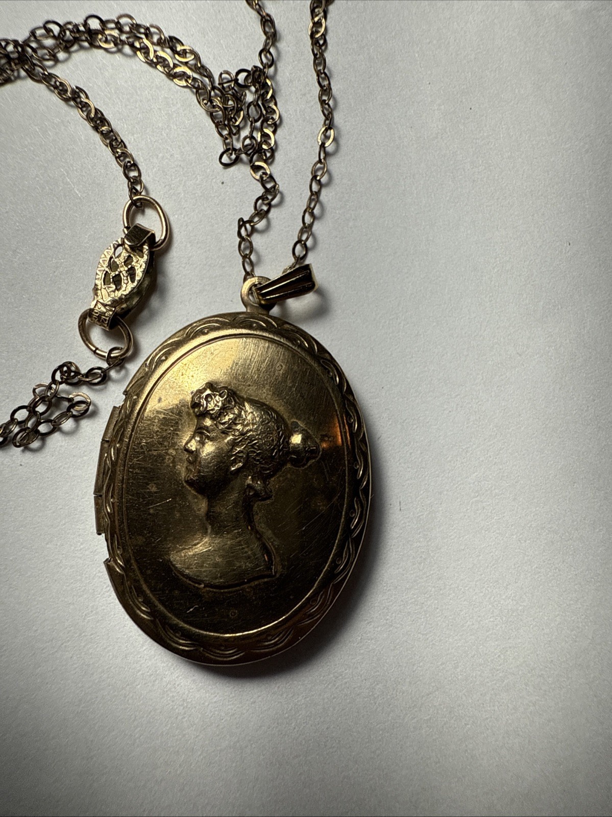 Necklace Pretty Locket Gold Filled ? Victorian Pretty Lady 100 Years Left Facing