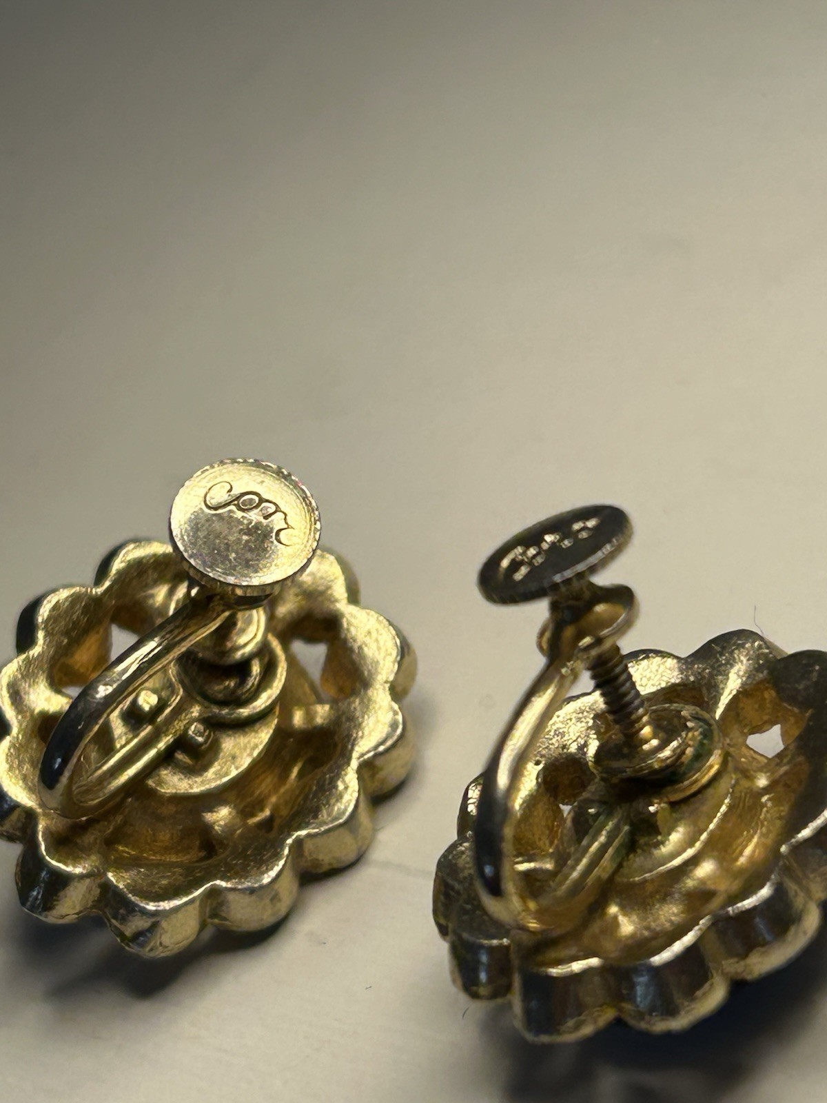 Vintage Coro Signed Blue Rhinestone Screw Back Earrings Mid Century Gold Tone