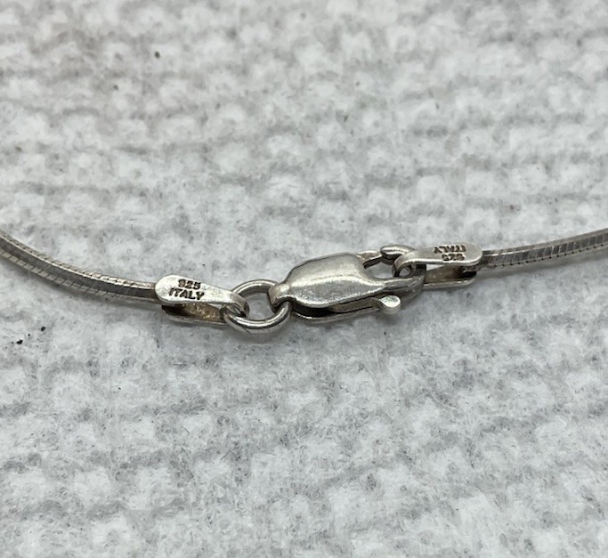 A Stunning SS Hematite Star Pendant With A 16 “ Chain. In Excellent Condition.