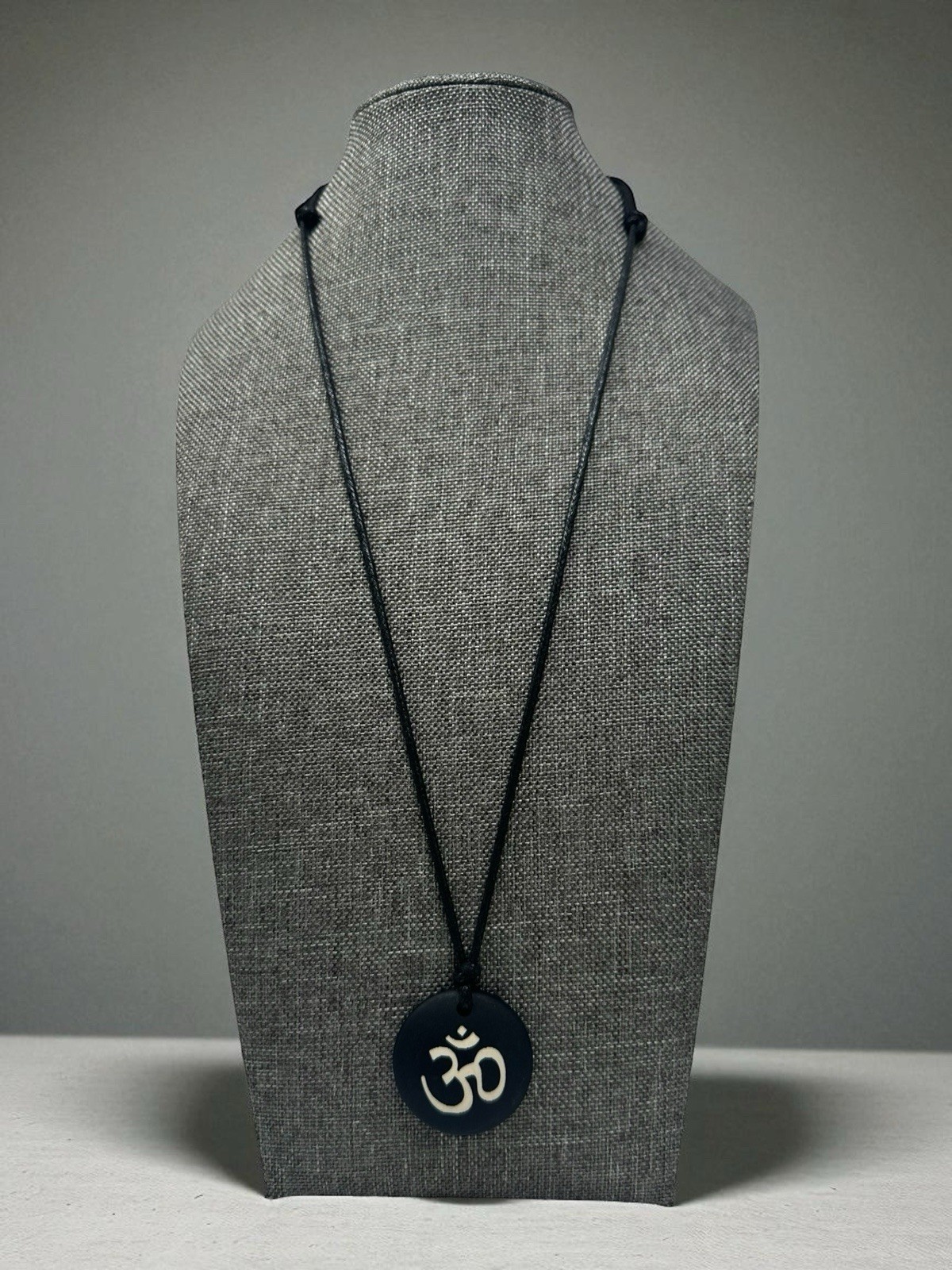Black Om Pendant Necklace Adjustable 14‑28in Hindu Yoga Meditation Aum Charm