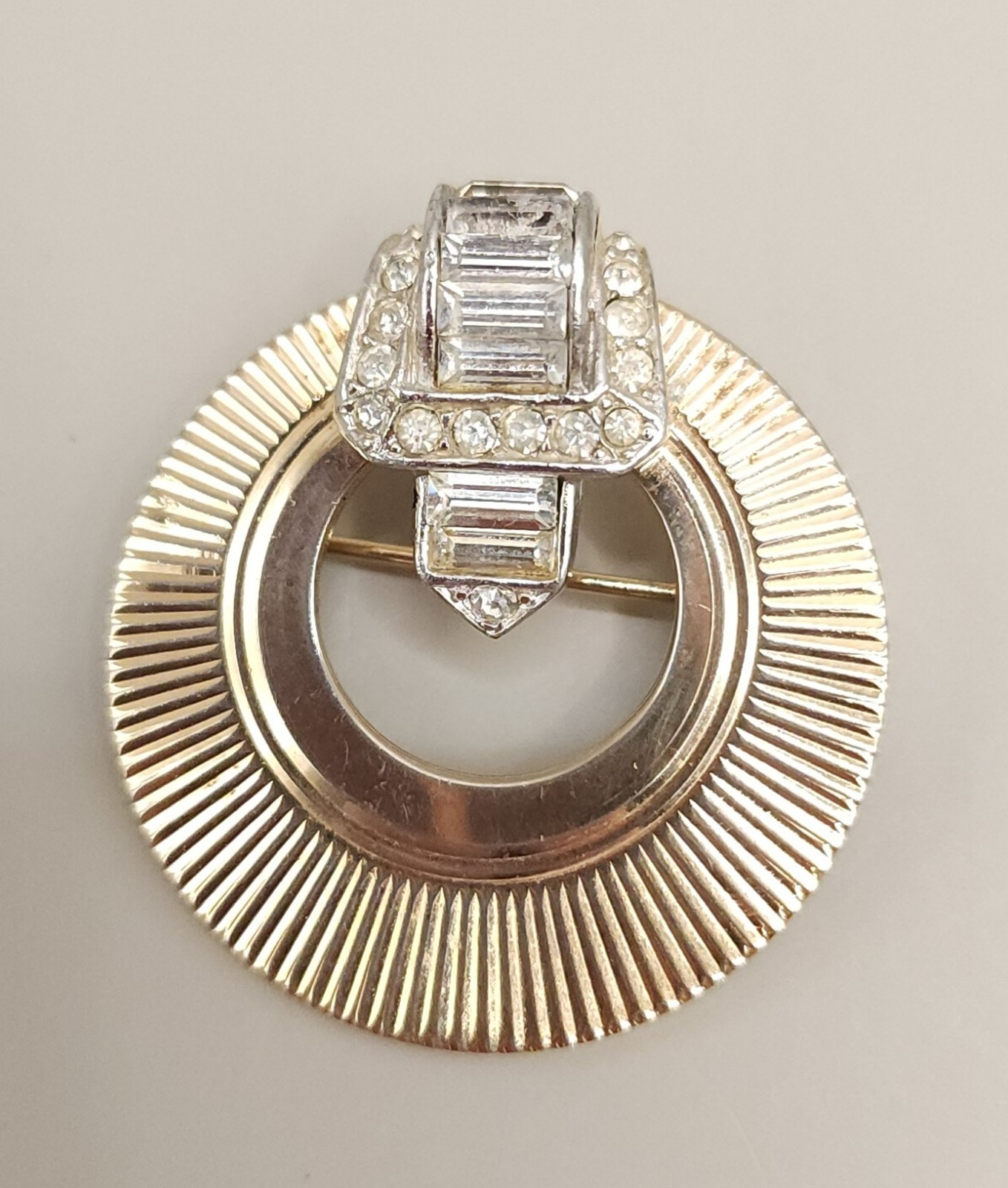 Vintage Marcel Boucher Rhinestone Circle Brooch Pin 1950s Art Deco Ribbon Gold