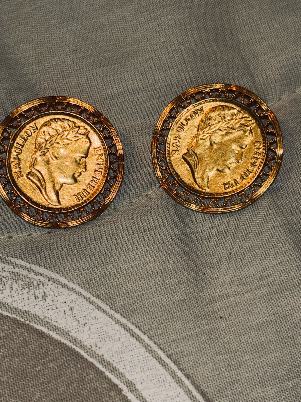 Vintage Gold Tone Coin Clip-On Stud Earrings Round No Stone Women’s