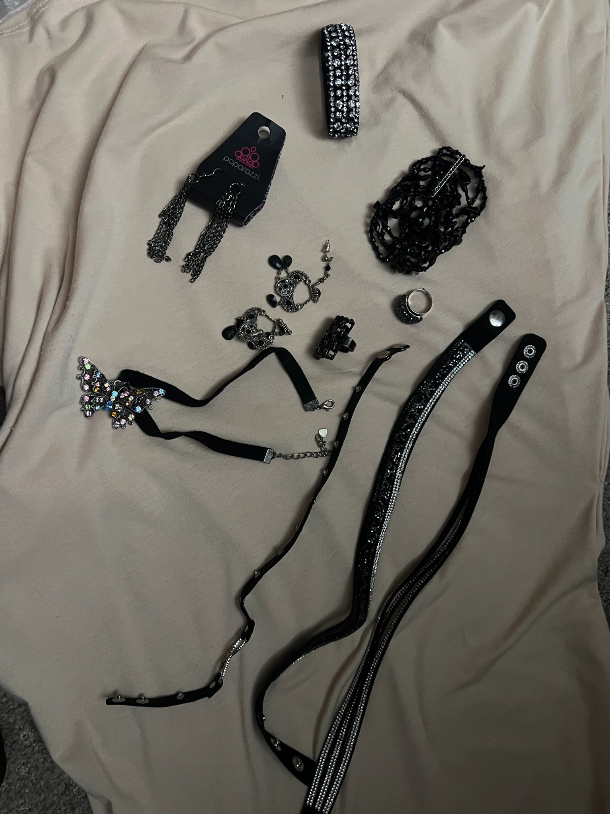 costume jewelry lot 22 pieces Black Wearable