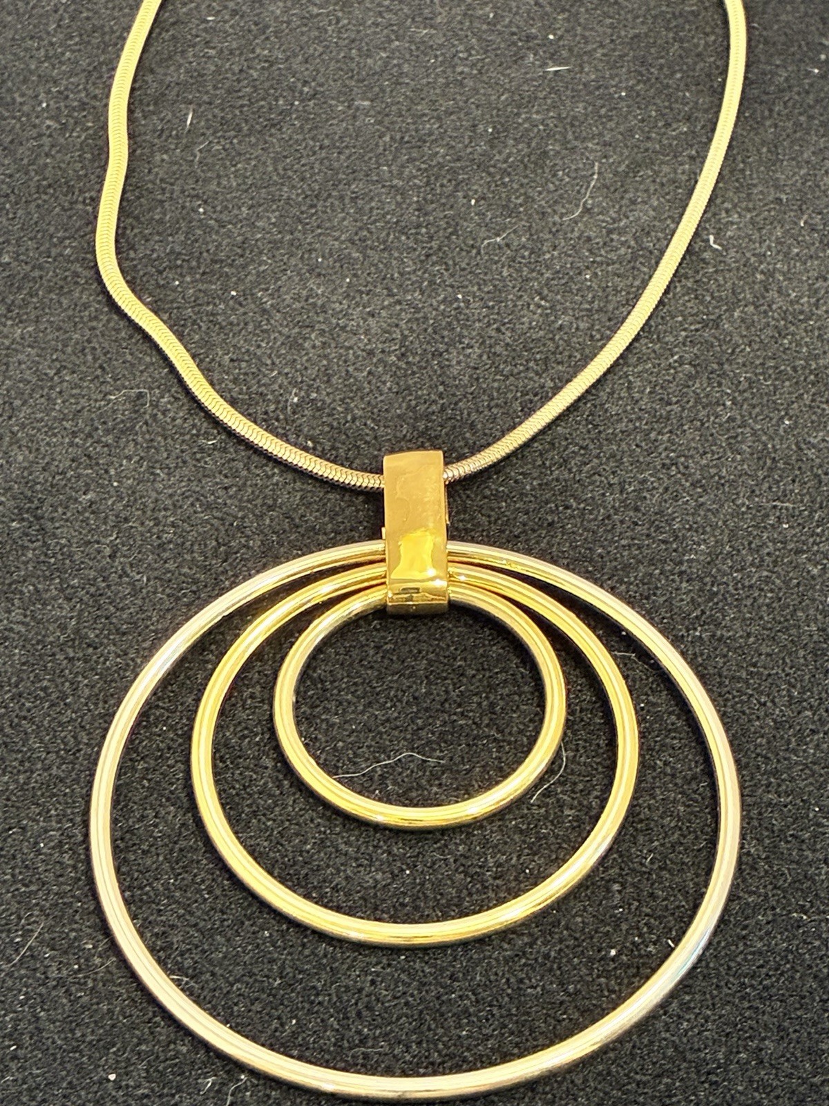 Minimalist Gold Tone 3-Ring Concentric Statement Pendant Necklace 14″ Chain