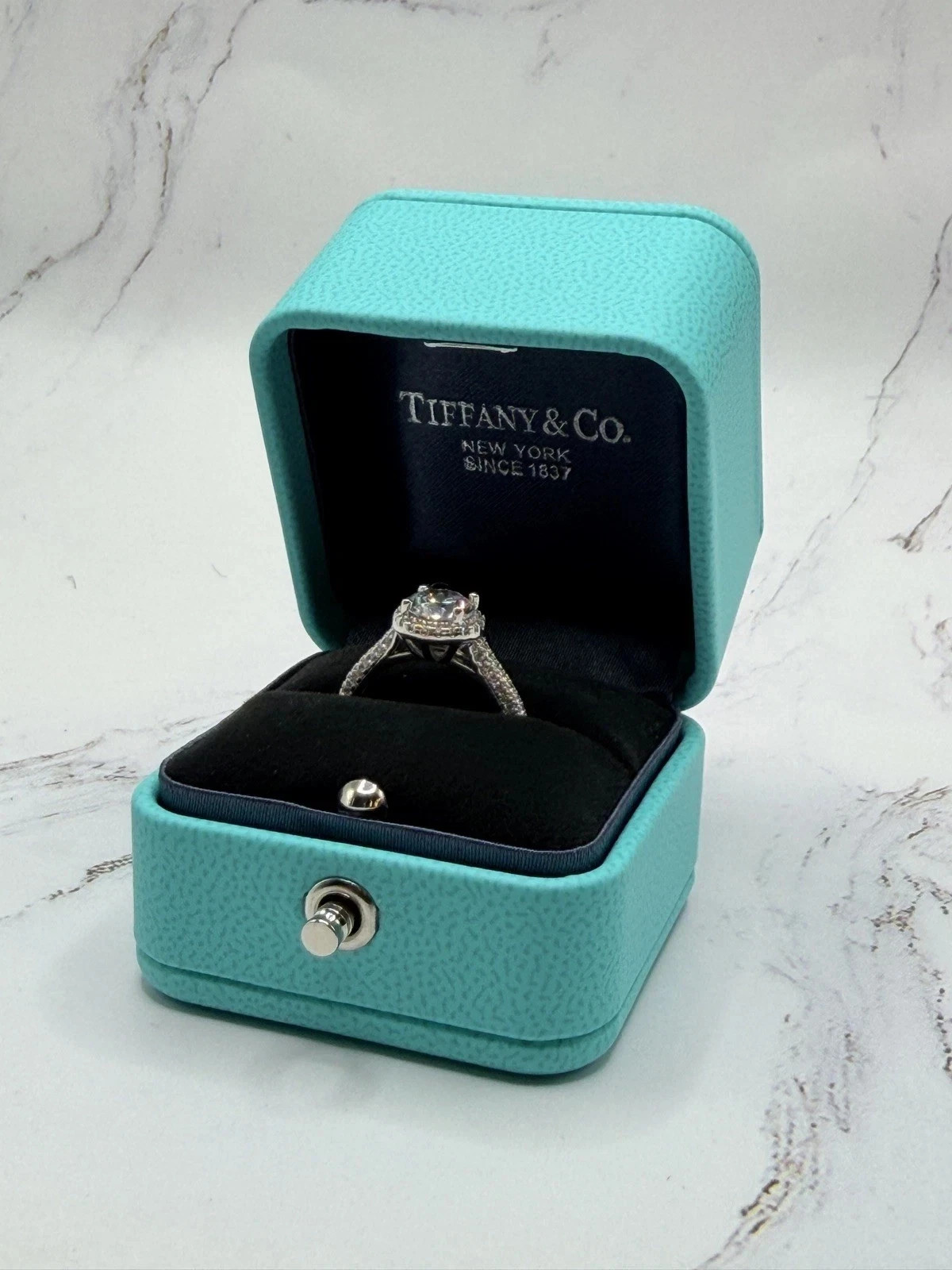 Tiffany & Co. Signature Engagement Blue Ring Box USA