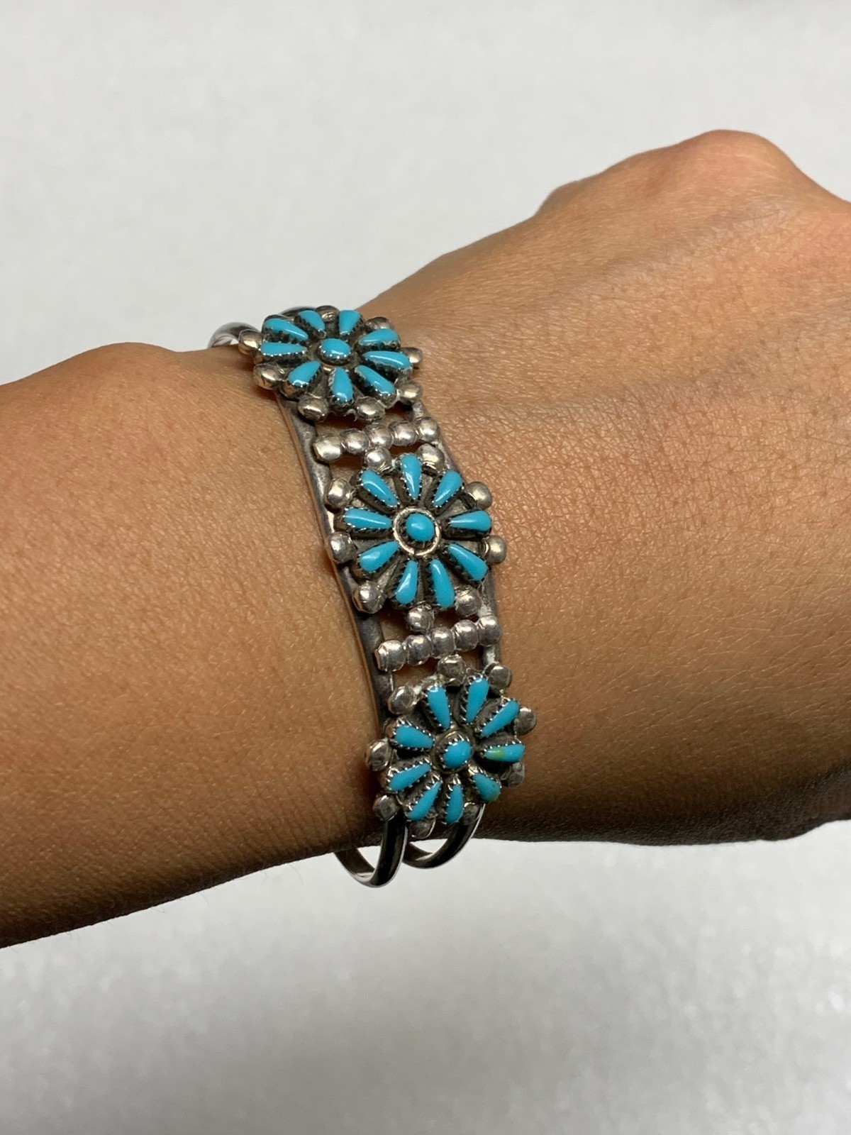 VTG Native American Zuni Sterling Silver Petit Point Turquoise Bracelet & Pendan