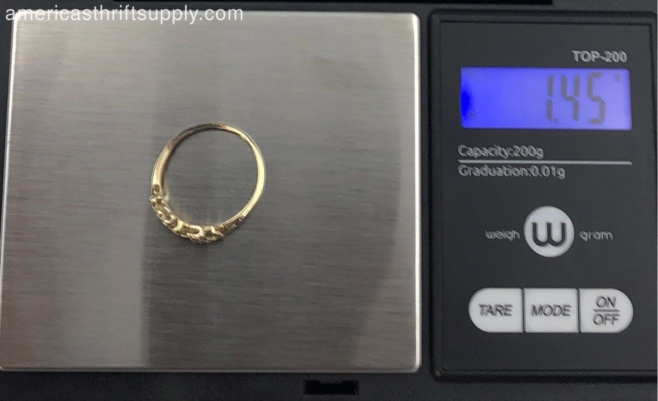 10K Yellow Gold “Mom” Ring Size 6.5 – 1.45g