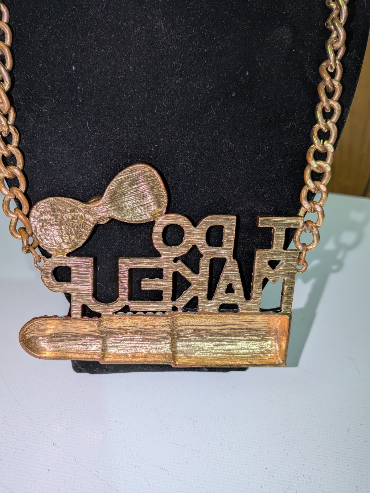 Gold Tone Curb Link Statement Necklace “I DO MAKEUP” Lips Charm Red Bow