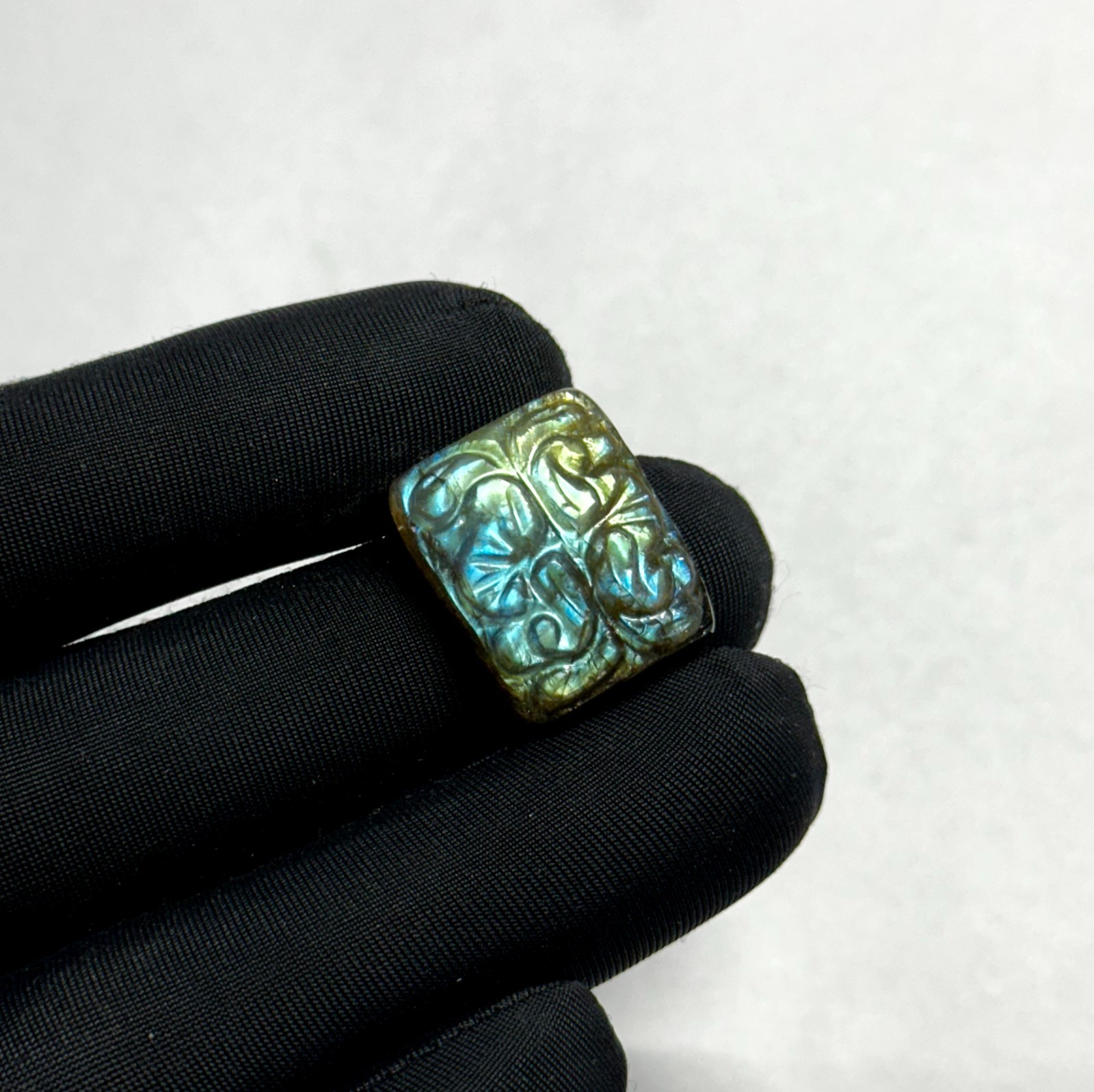 Genuine Labradorite Carving 22.20Ct Multi-Color Flash Hand-Polished Gemstone