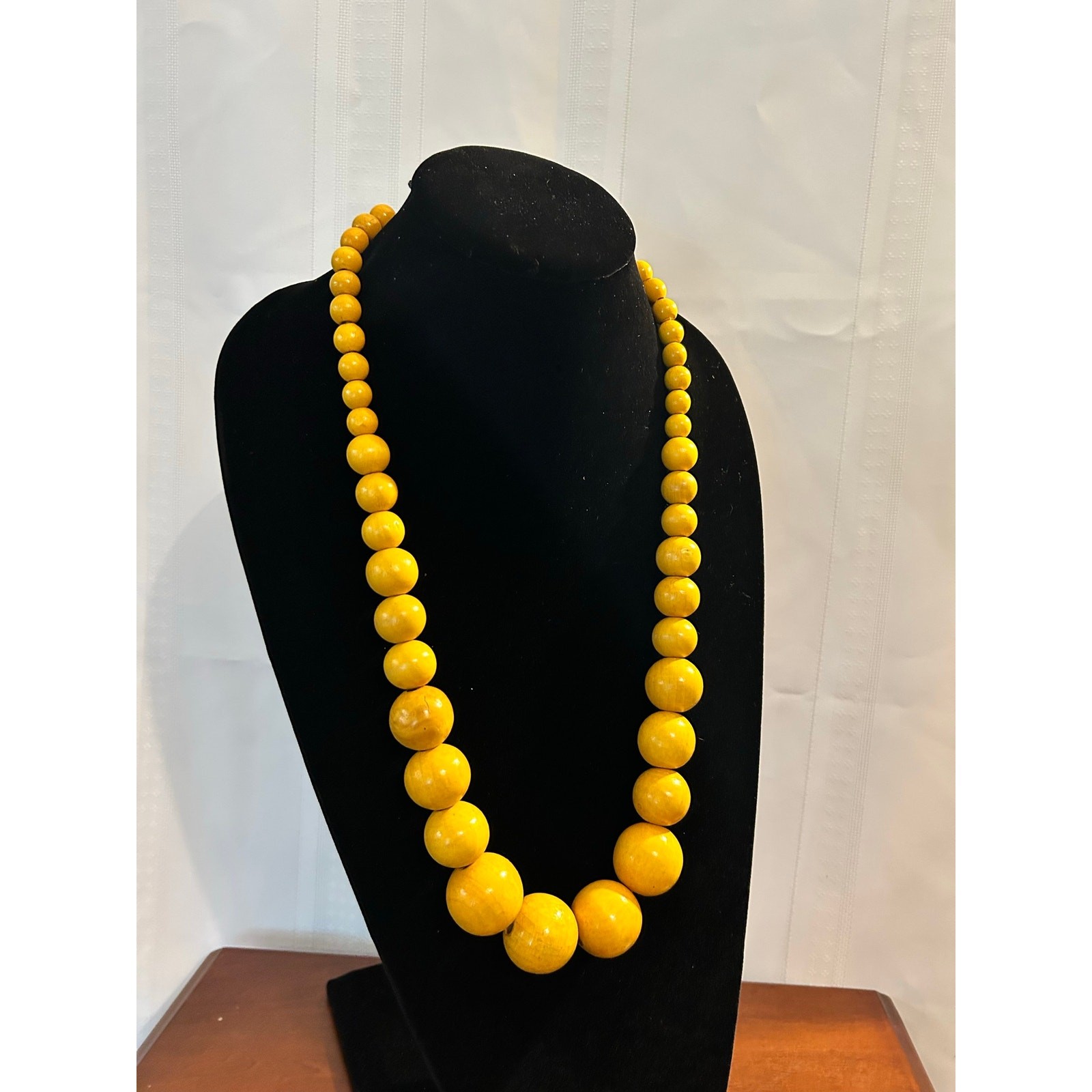 Vintage Yellow Wood Bead Statement Necklace 28″ Graduated Beads Adjustable