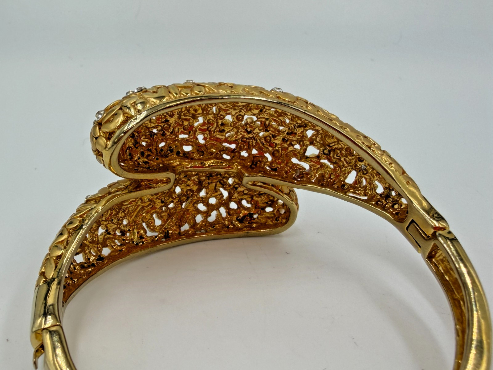 Vintage Bracelet Bypass Chunky Goldtone Hinged Chunky 6.5 in 90s Glamour Look