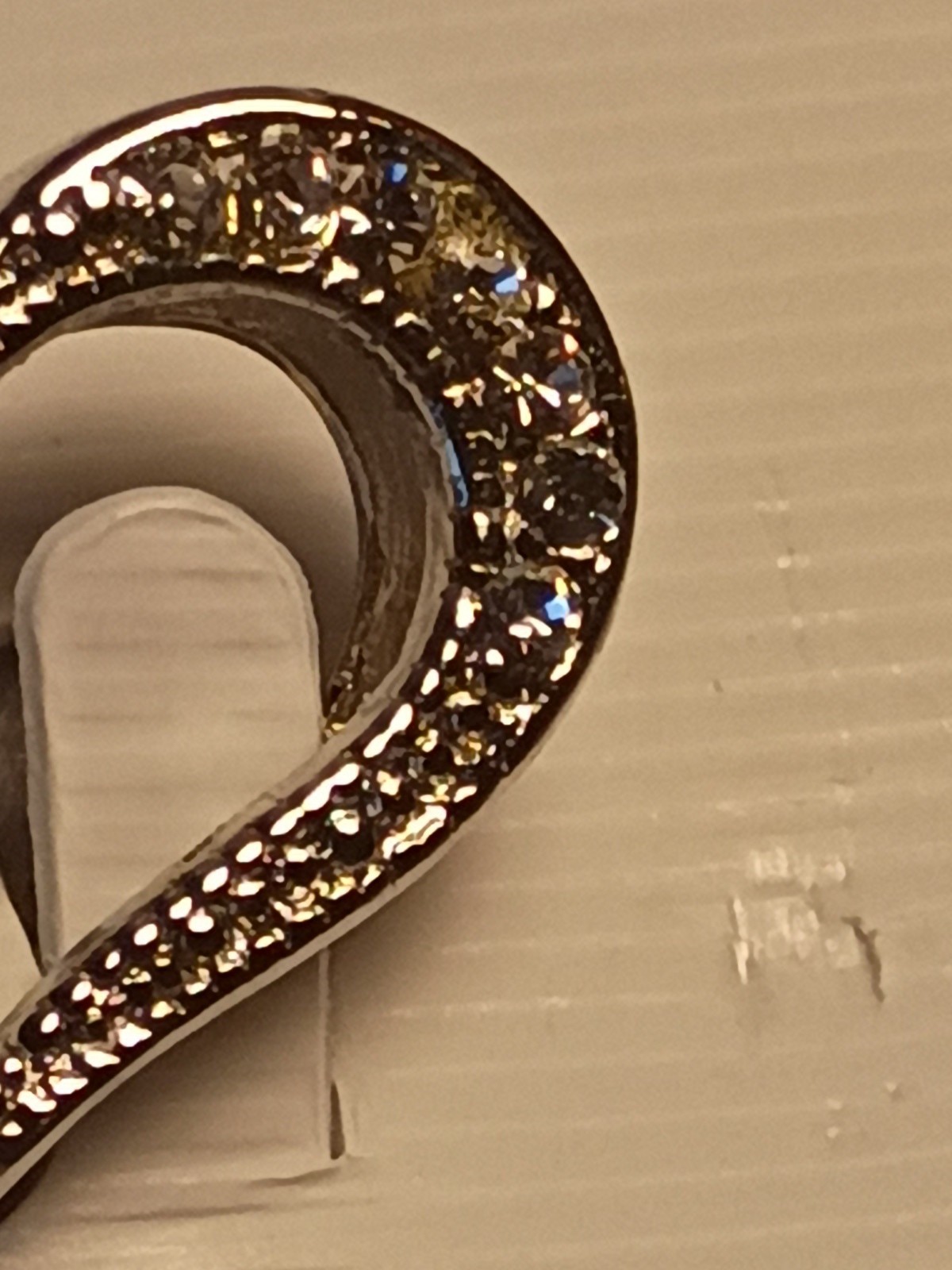 New With Tags Heart Shaped With Clear Rhinestones Pendant Without Chain. J7