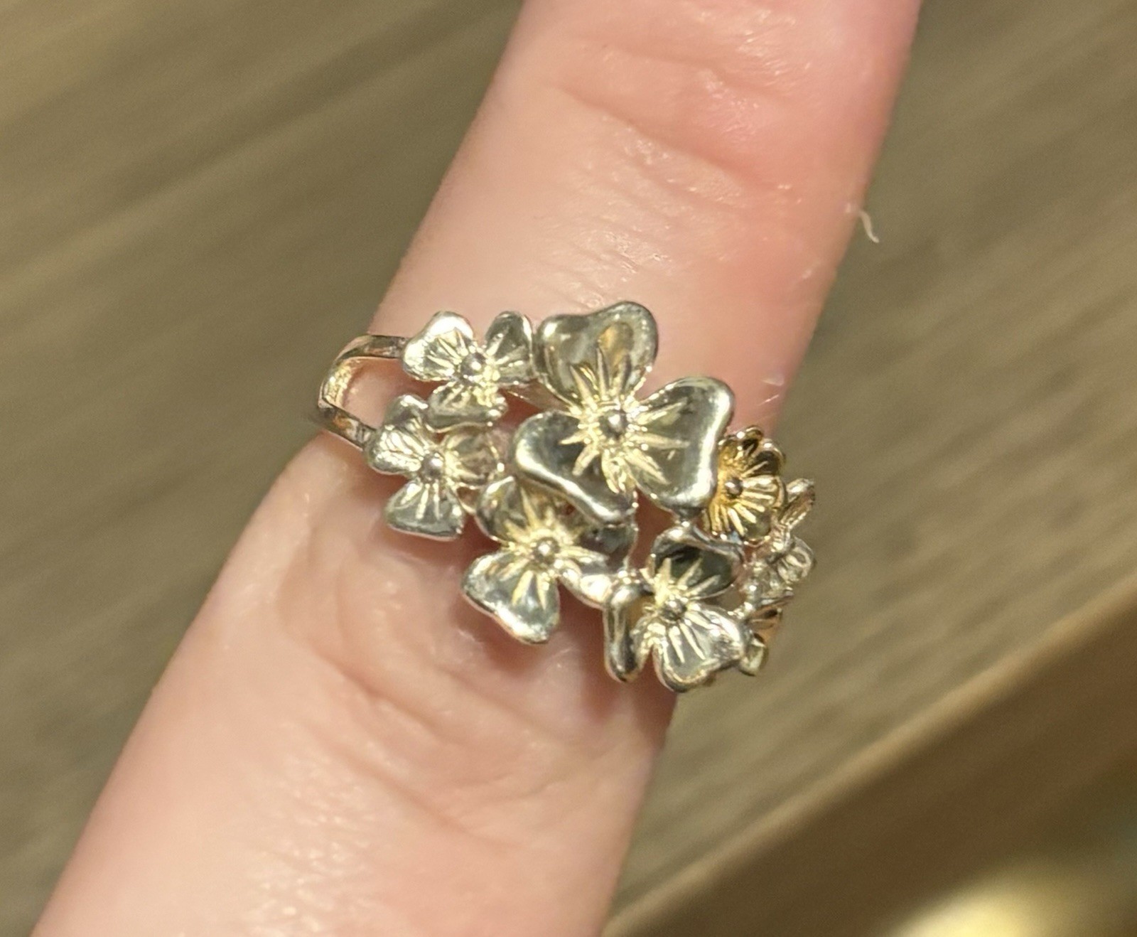 925 Multi-Tone Gold Flower Band Ring Size 7 No Stone Floral Design