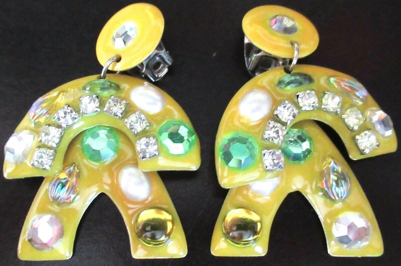 FERNELLA’S NYC JOOLS Jewel’s & Pearl Retro Clip Earrings