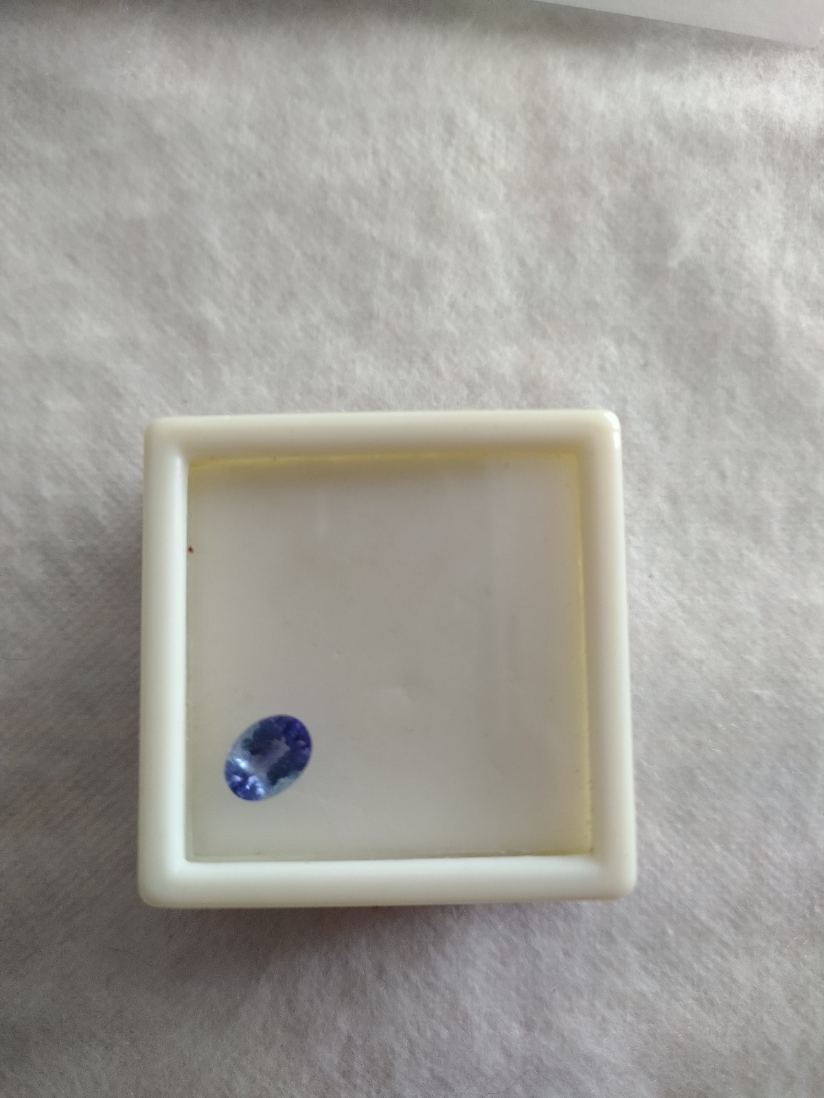 .70 Ct Min 7.5×5.5mm Tanzanite