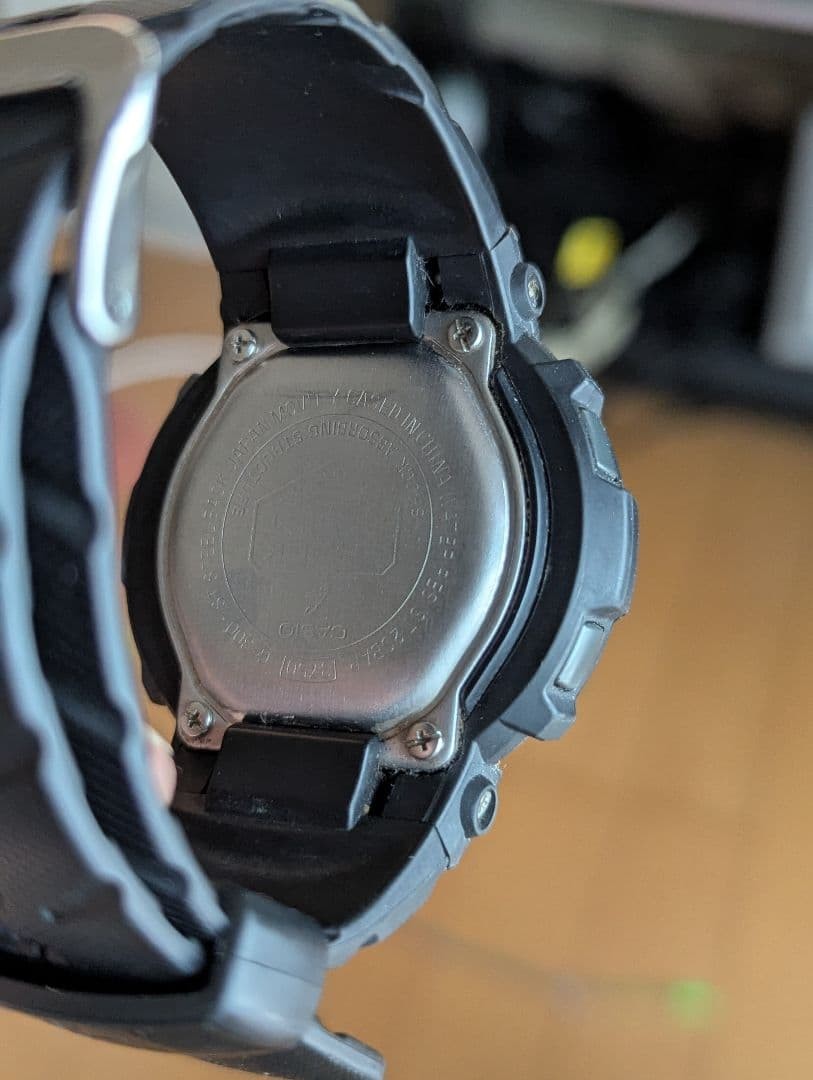 G-SHOCK CASIO 3750 G-300, used, with box, shows signs of wear.