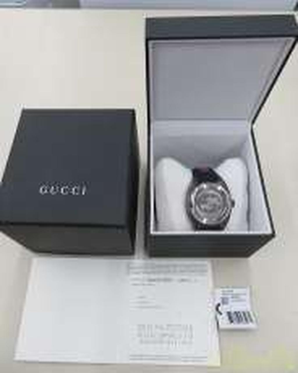 Quartz Analog Watch Model Number YA137116 GUCCI