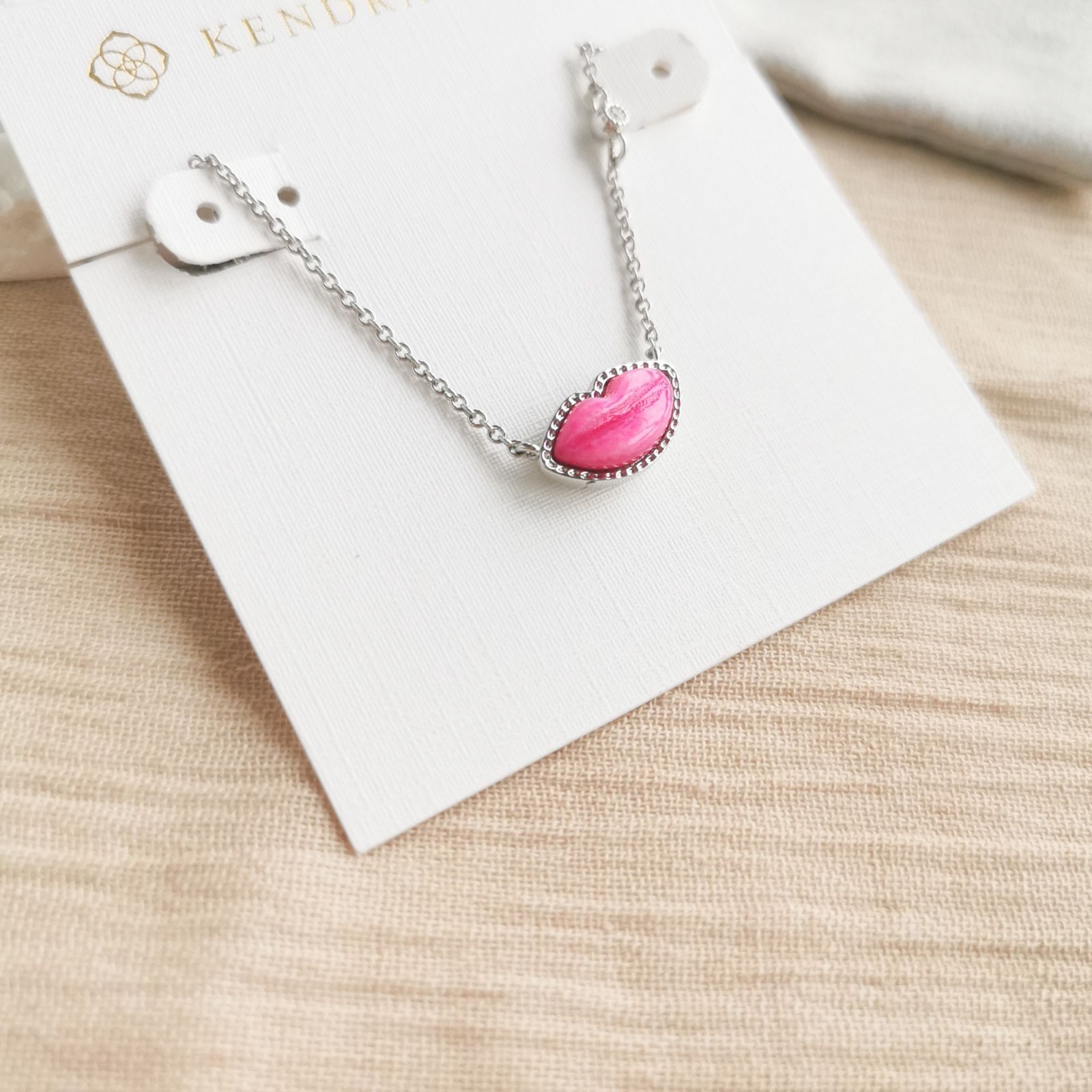 ✨Kendra Scott✨ Lips Silver Necklace Hot Pink Mother-of-Pearl