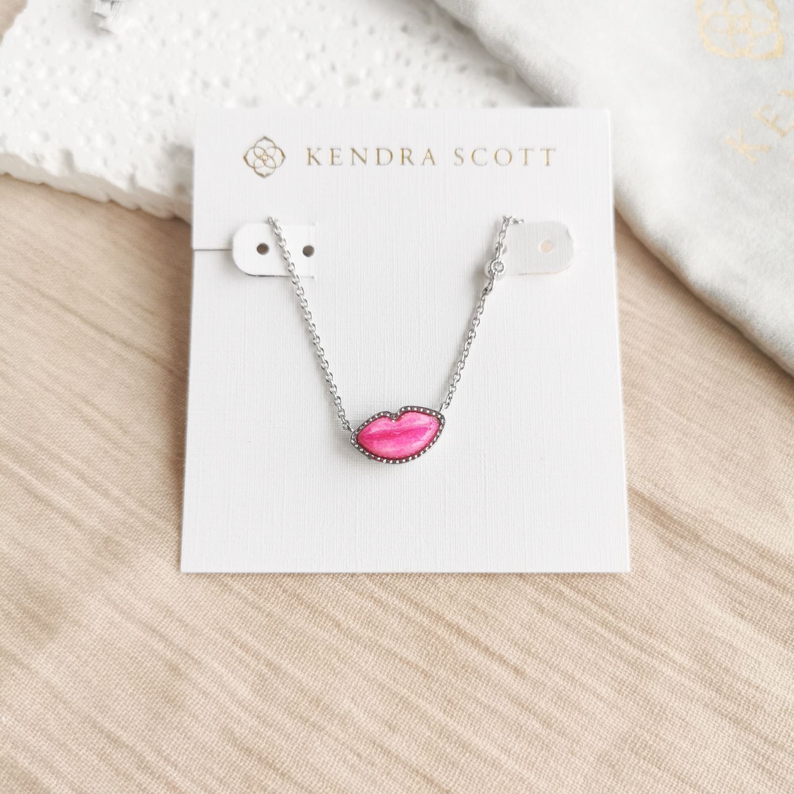 ✨Kendra Scott✨ Lips Silver Necklace Hot Pink Mother-of-Pearl