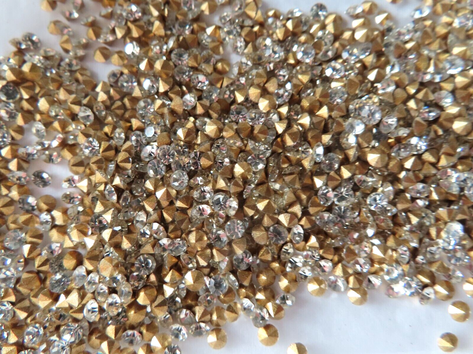 Full pack 1440 Czech. Machine Cut Rhinestones 12ss Crystal/foiled.