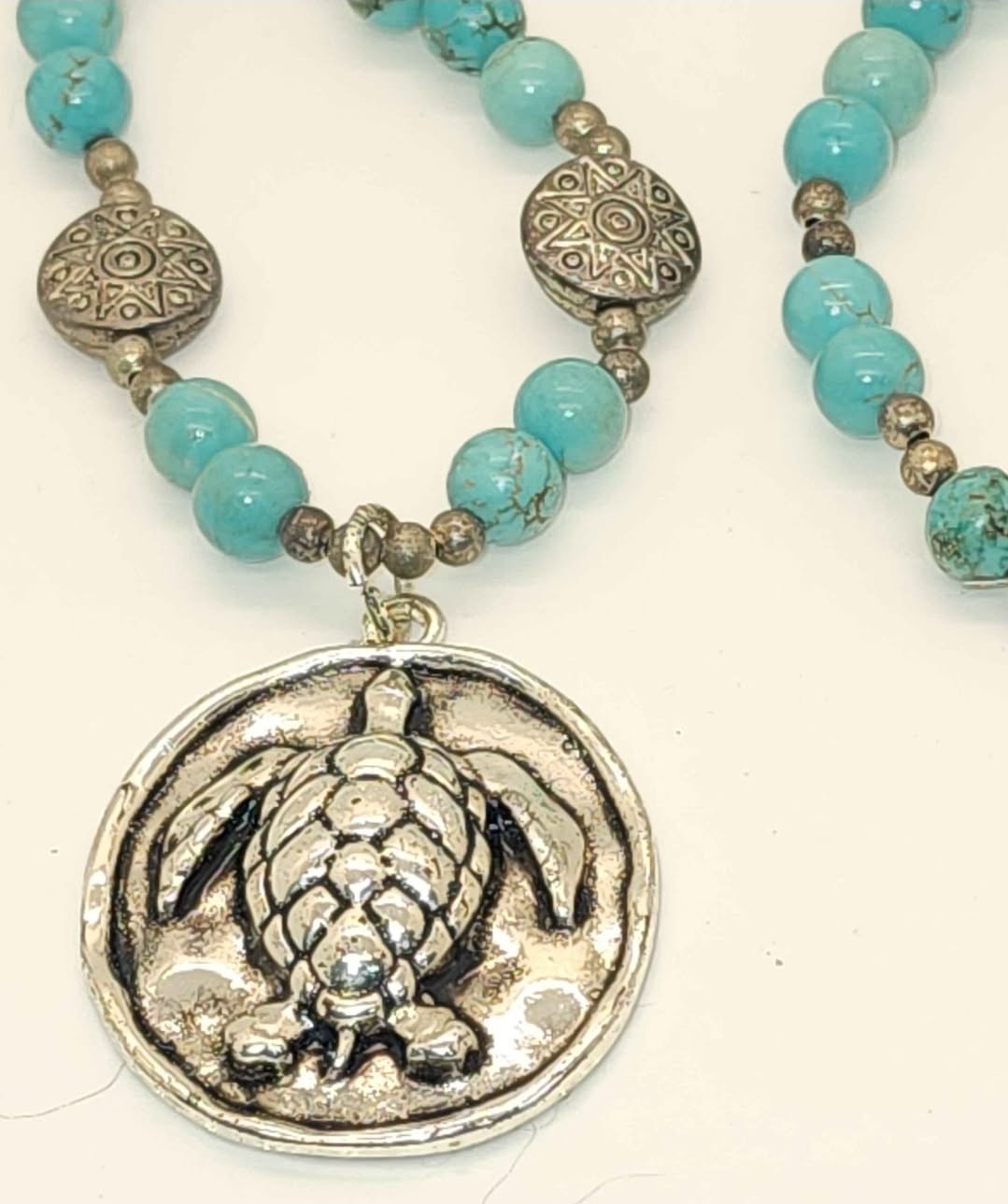 Turquoise Round Beaded Necklace Silver Tone Sea Turtle Charm Pendant Toggle