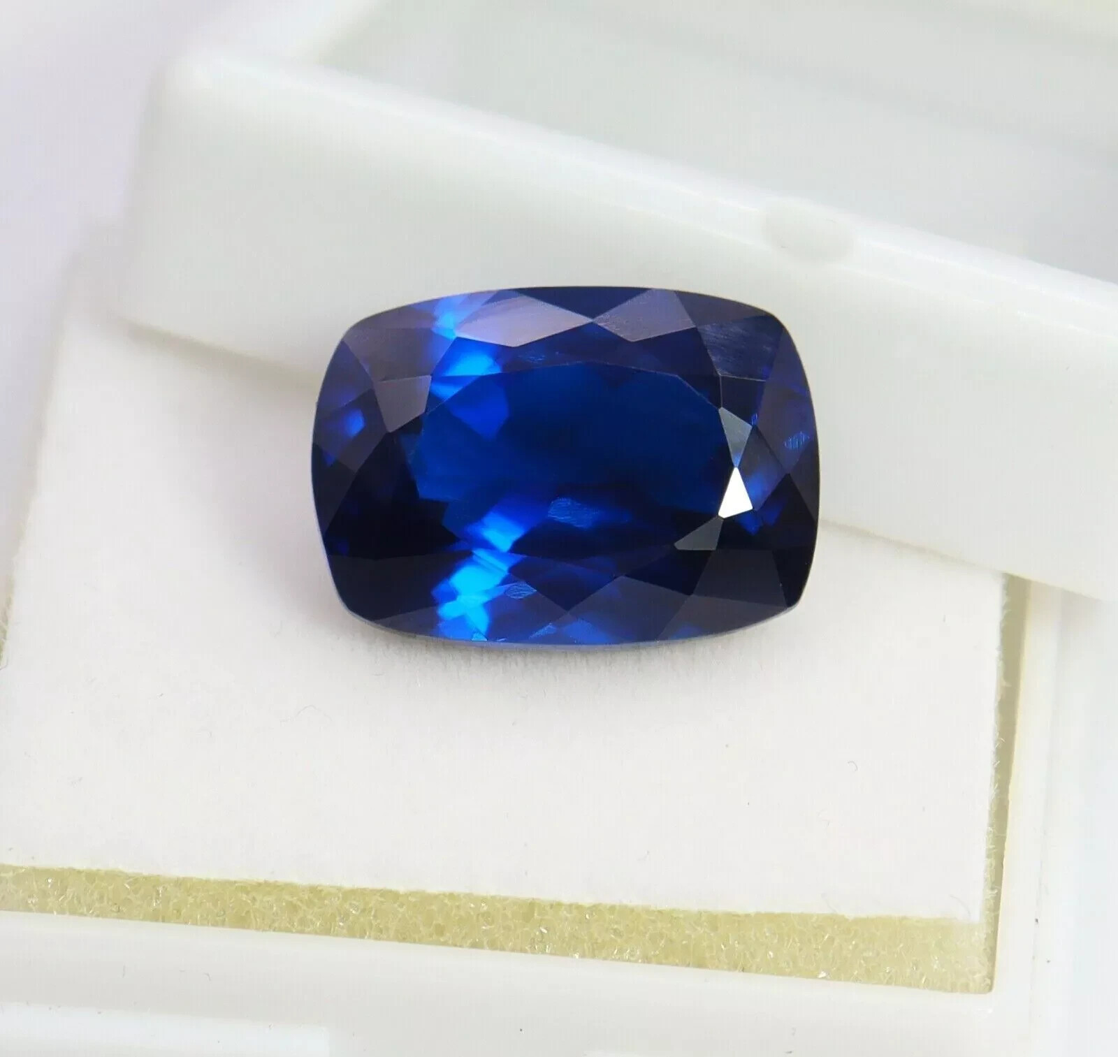 Natural Flawless Cushion Cut 7.65 Ct Blue Sapphire Certified Loose Gemstone