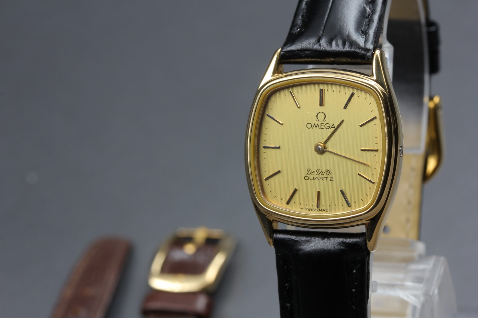 VINTAGE Omega De Ville Cal.1365 Gold Square Push Crown Quartz Women Watch JAPAN
