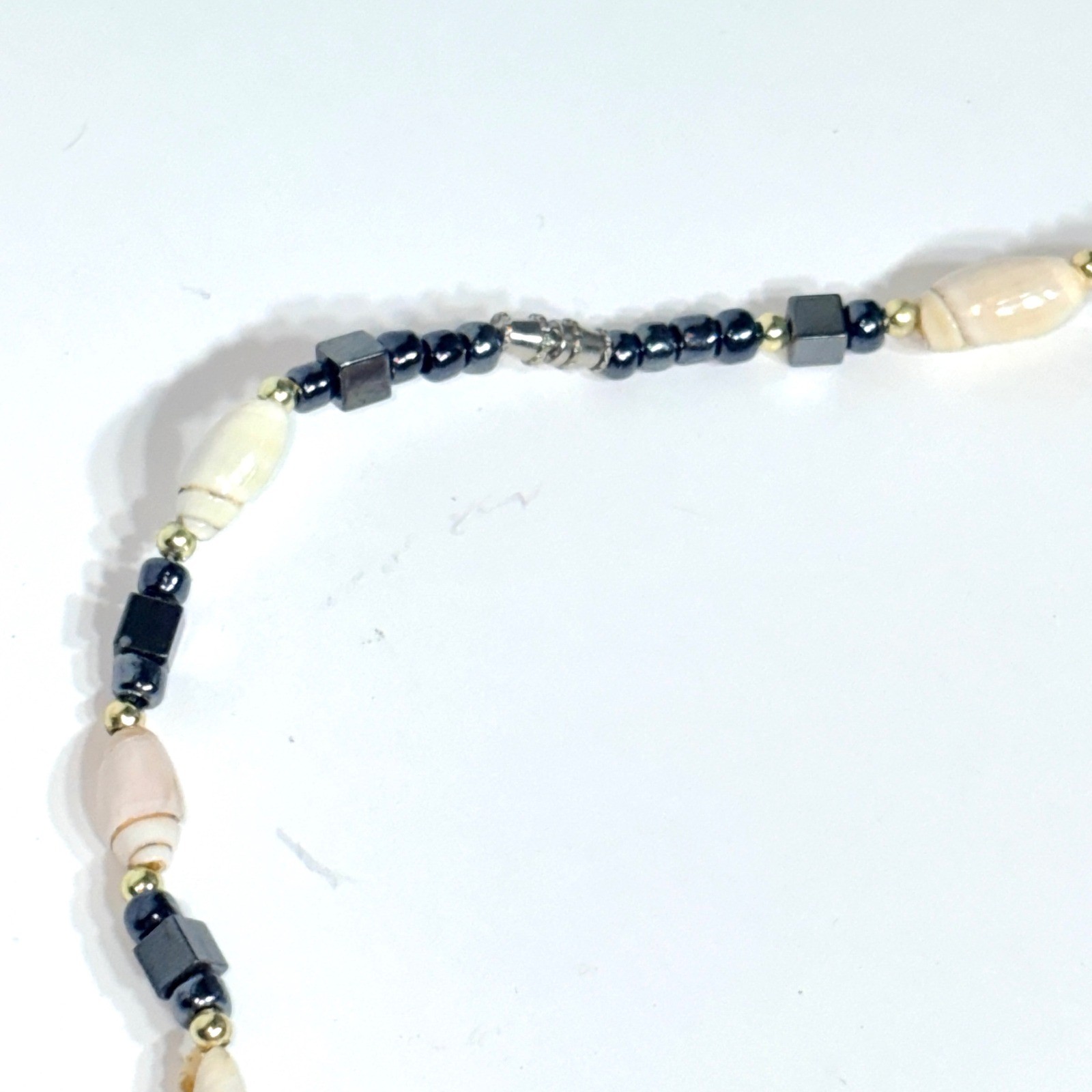 Vtg Shell & Hematite Beaded Necklace with Abalone Horn Pendant Barrel Clasp 18″
