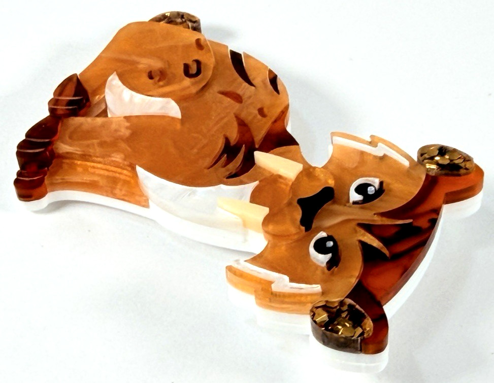 [DEER ARROW] Acrylic Brooch Orange *SABRE TOOTH TIGER* Very Good Condition