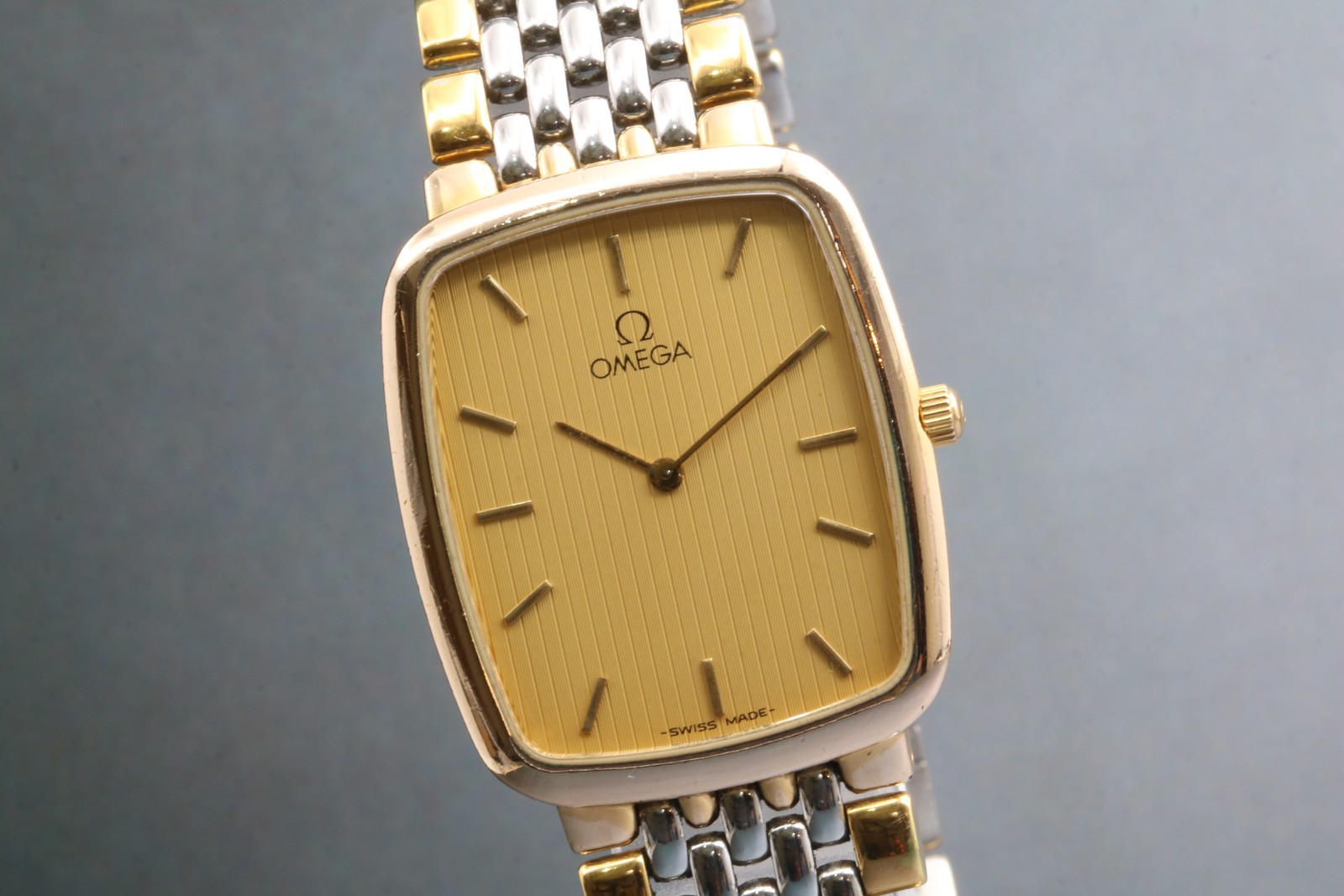 [Near MINT] Vintage OMEGA De Ville Cal.1378 Gold Square Quartz Men’s Watch JAPAN