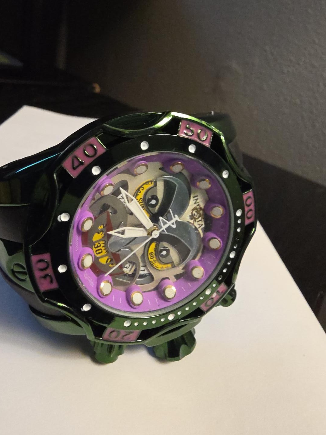 Invicta DC “Joker” Watch working / used good condition heavy watch