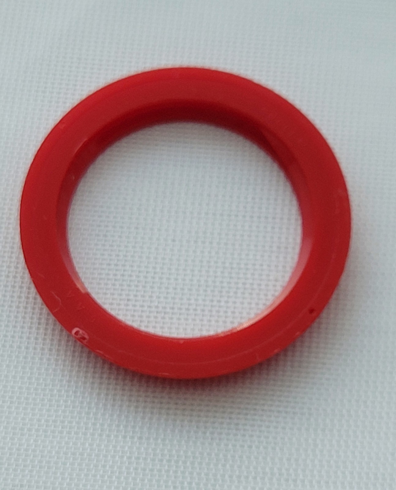 Gucci Red Plastic Bezel,Authentic,For 1100-11/12-11/12.2💃Ladies,Excellent