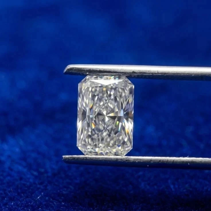 Loose 4.00 Ct Radiant Cut CVD Lab-Grown Diamond Certified D Color VVS1 Clarity