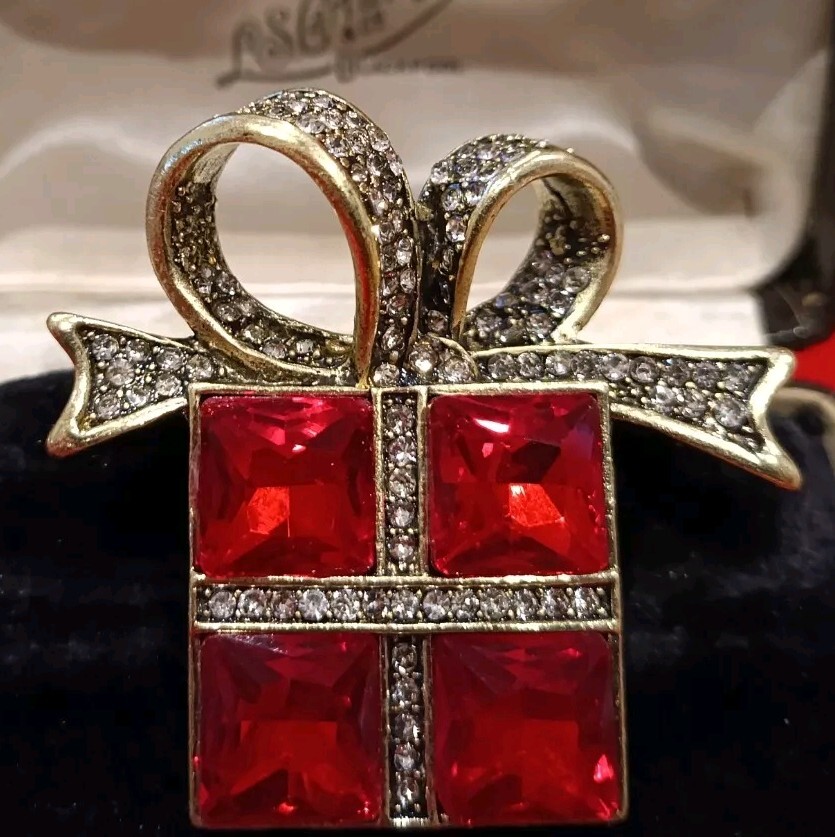 Vintage Style Large Red Crystal Birthday Present Christmas Gift Brooch Pin