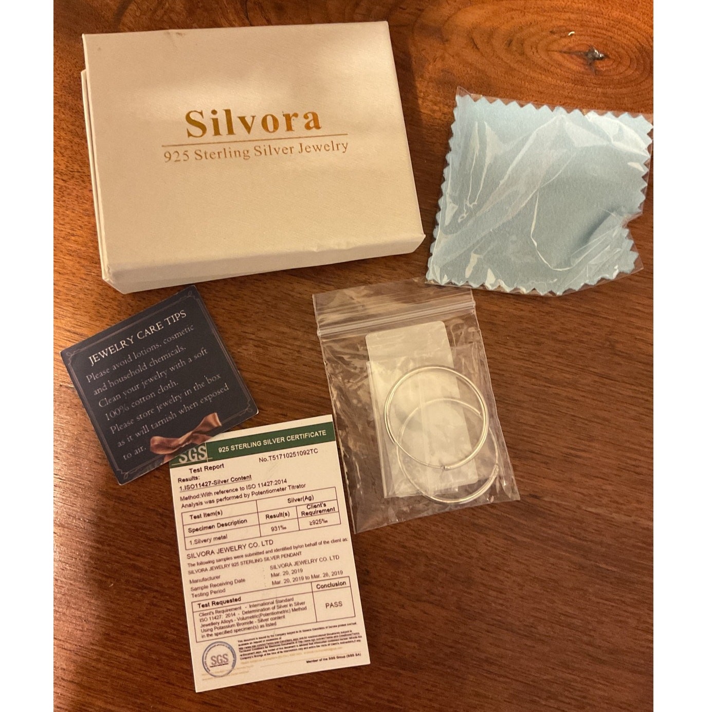 NWT Silvora .925 Silver Hoop Earrings Boxed Cleaning Cloth Hoop Earrings