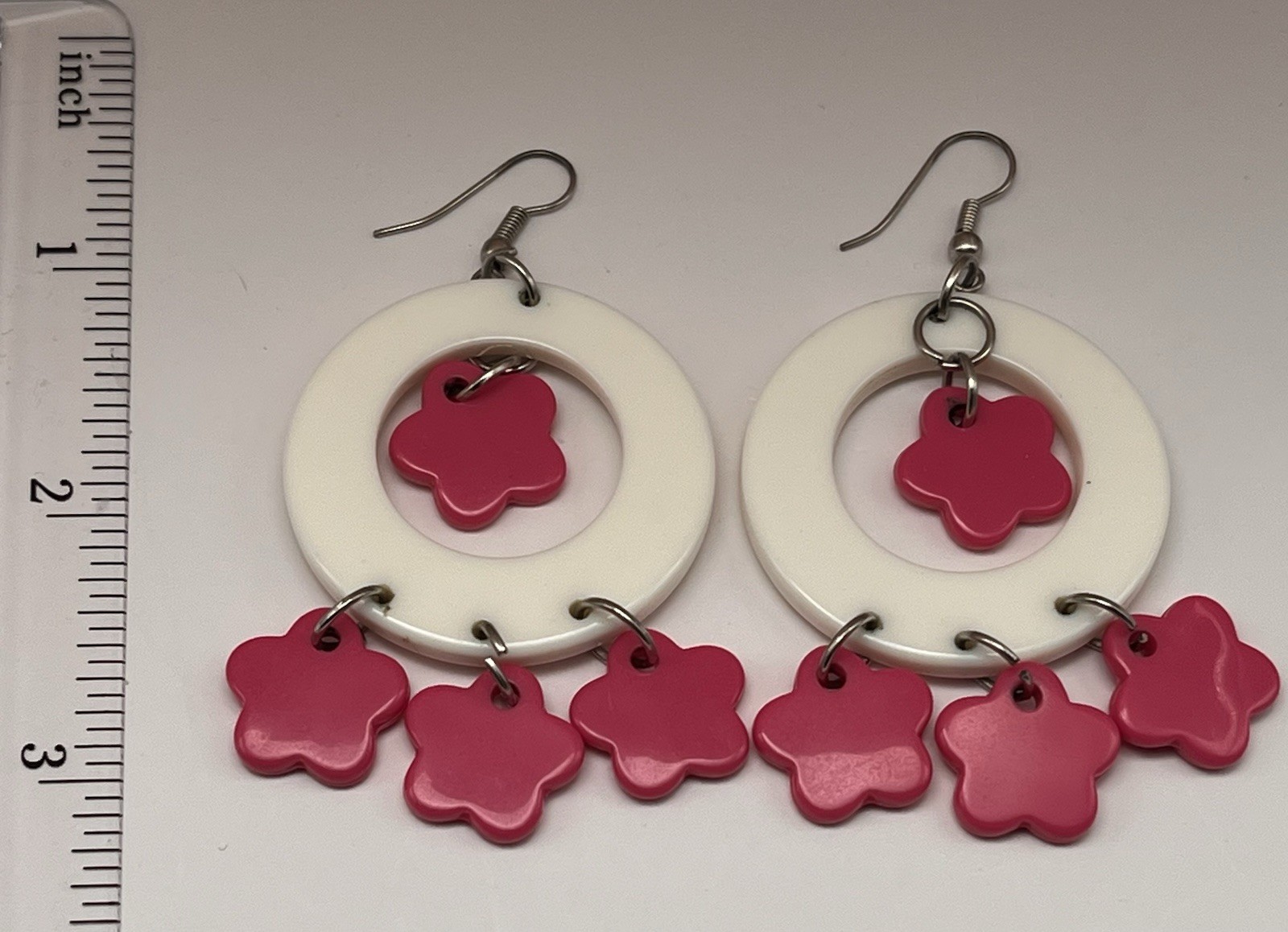 Pink White Acrylic Flower Dangle Drop Earrings